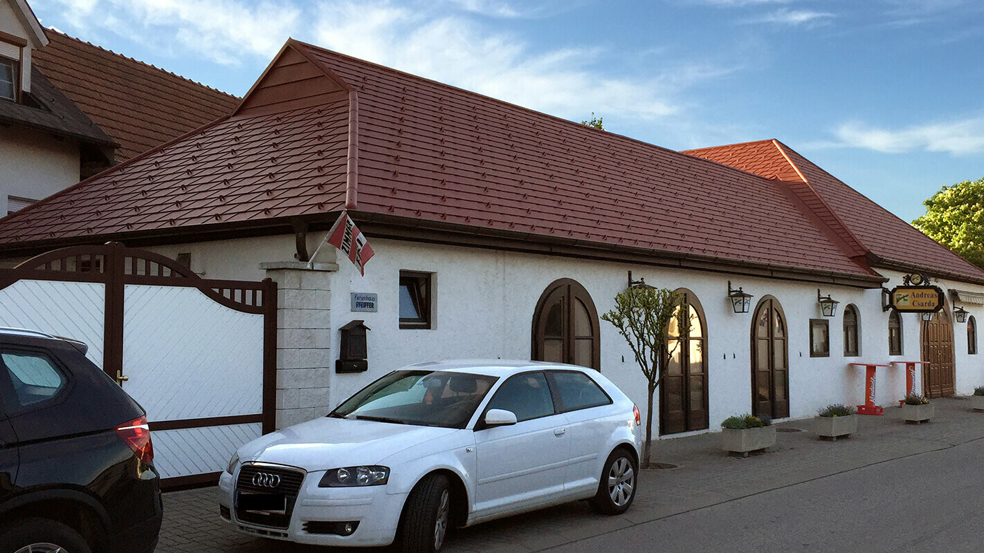 Dachsanierung mit der PREFA Dachplatte in Ziegeloptik