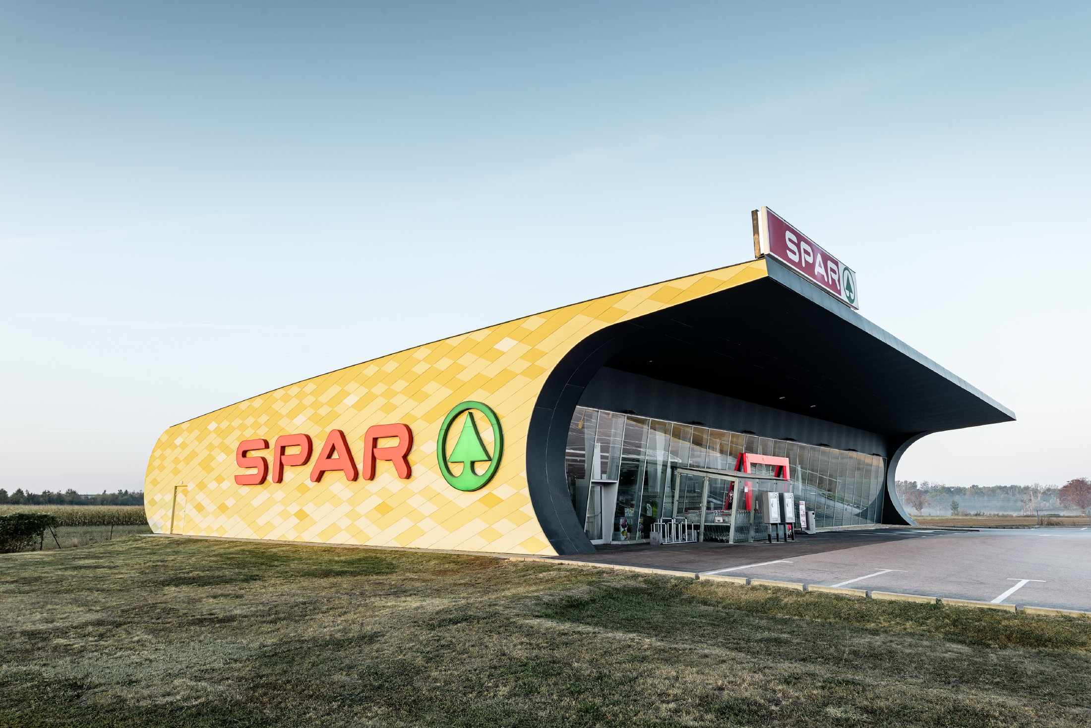 Спарс. Голландская фирма Спар. Супермаркет Spar Нидерланды. Шпар магазин. Баннер Spar.